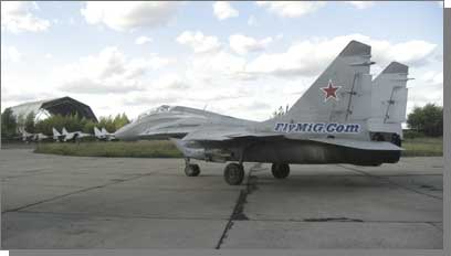 MiG-29UT taxiing at Zhukovsky Airbase